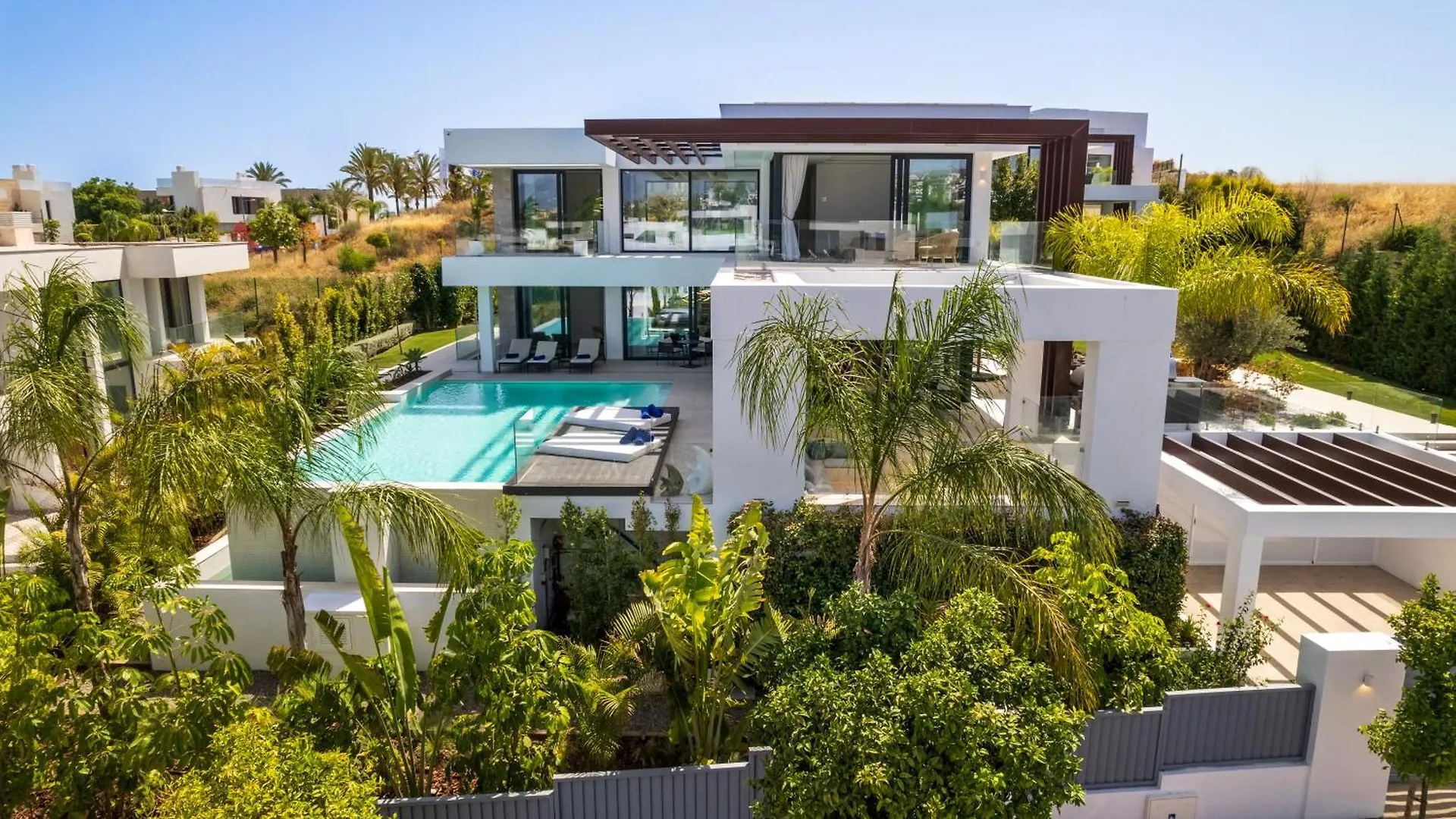 Vacation Marbella I Villa Hanami, Private Infinity Edge-Pool, Gym, Movie Theater, Close To Golfs And Beaches Estepona