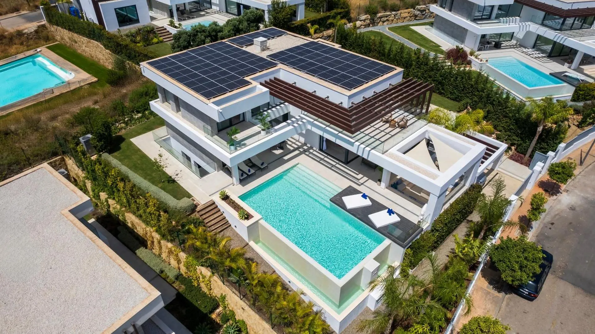 Vacation Marbella I Villa Hanami, Private Infinity Edge-Pool, Gym, Movie Theater, Close To Golfs And Beaches Estepona