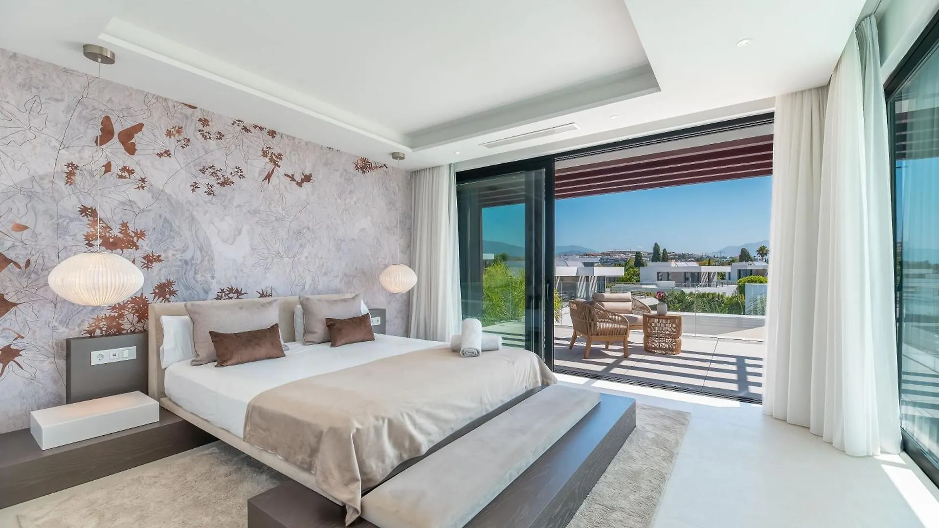 Vacation Marbella I Villa Hanami, Private Infinity Edge-Pool, Gym, Movie Theater, Close To Golfs And Beaches Estepona
